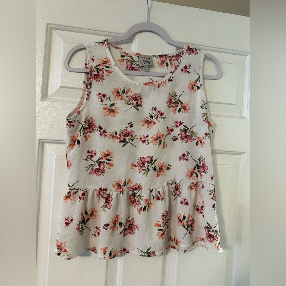 Como Vintage- woman’s large floral print tank top